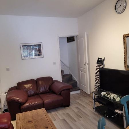 נוטינגהאם Nice Double Bedroom Near Qmc מראה חיצוני תמונה