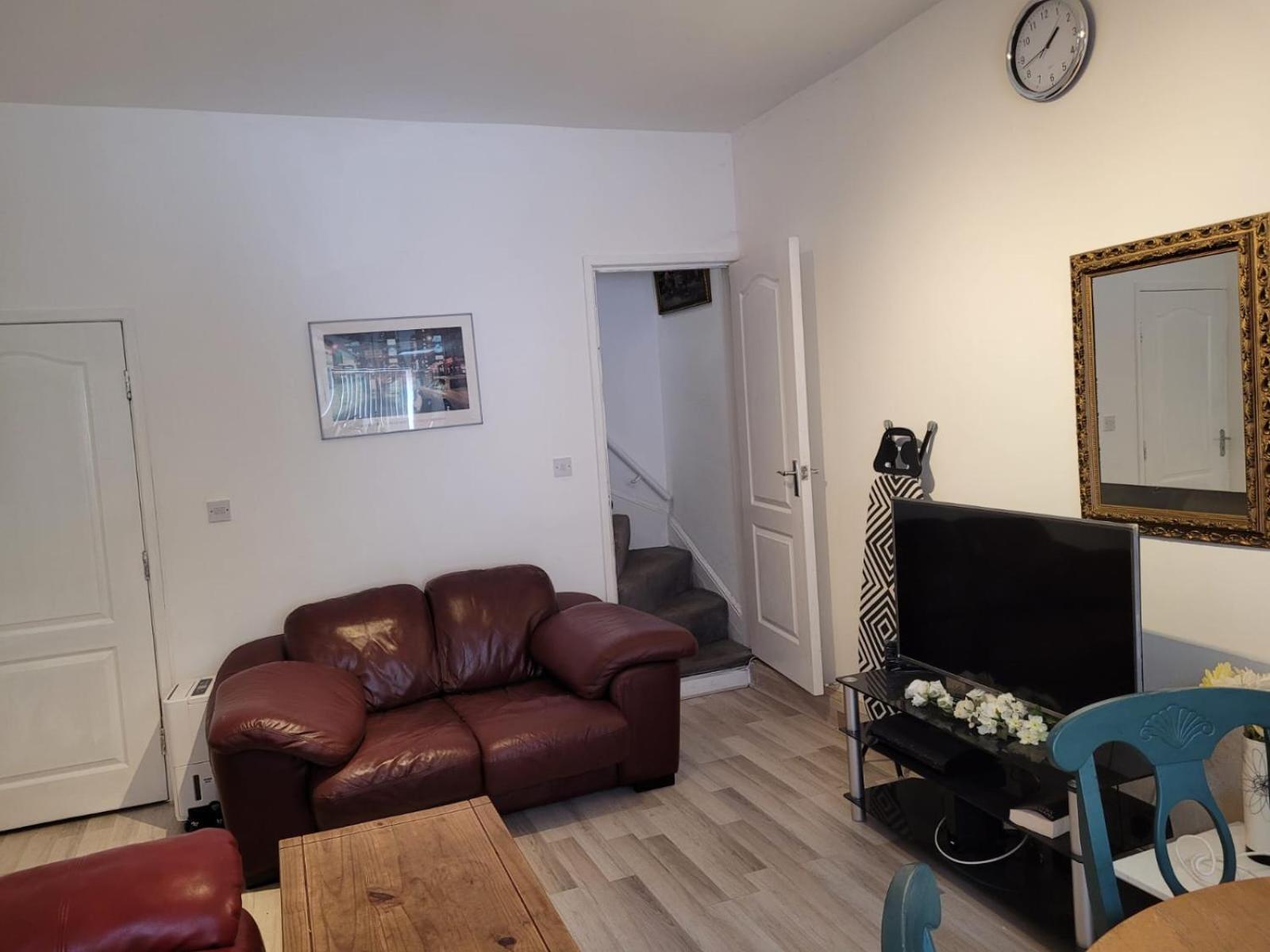 נוטינגהאם Nice Double Bedroom Near Qmc מראה חיצוני תמונה