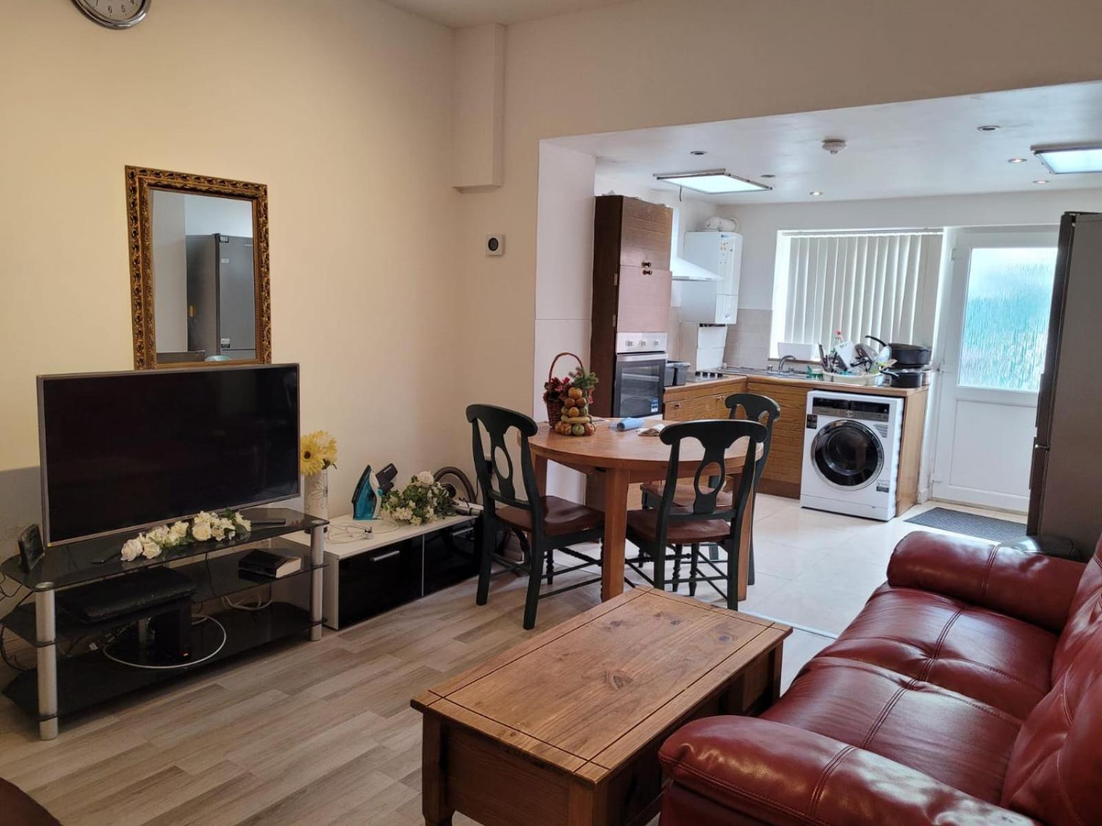 נוטינגהאם Nice Double Bedroom Near Qmc מראה חיצוני תמונה